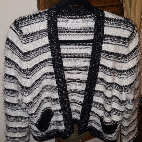 $5 ITEM. Calvin Klein cardigan. MUST BUNDLE WITH TWO OTHER ITEMS - Picture 2 of 7